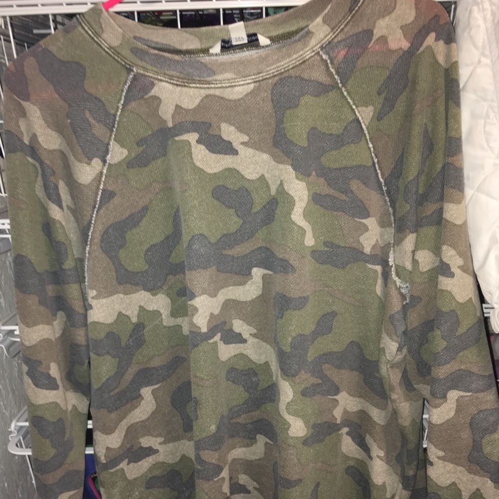 Urban Outfitters pull over (oversized)